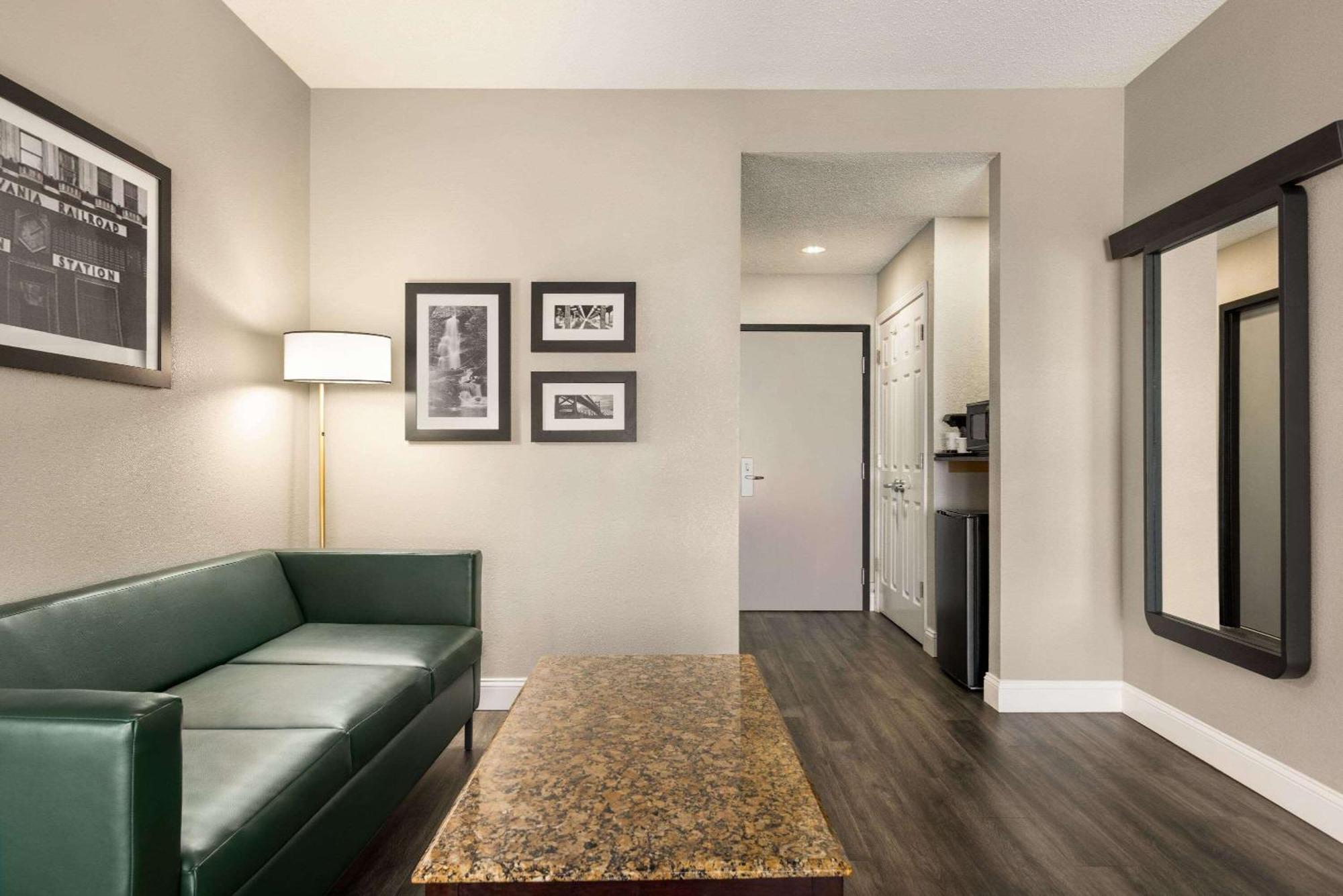 La Quinta By Wyndham Mt. Laurel - Philadelphia Hotel Mount Laurel Luaran gambar